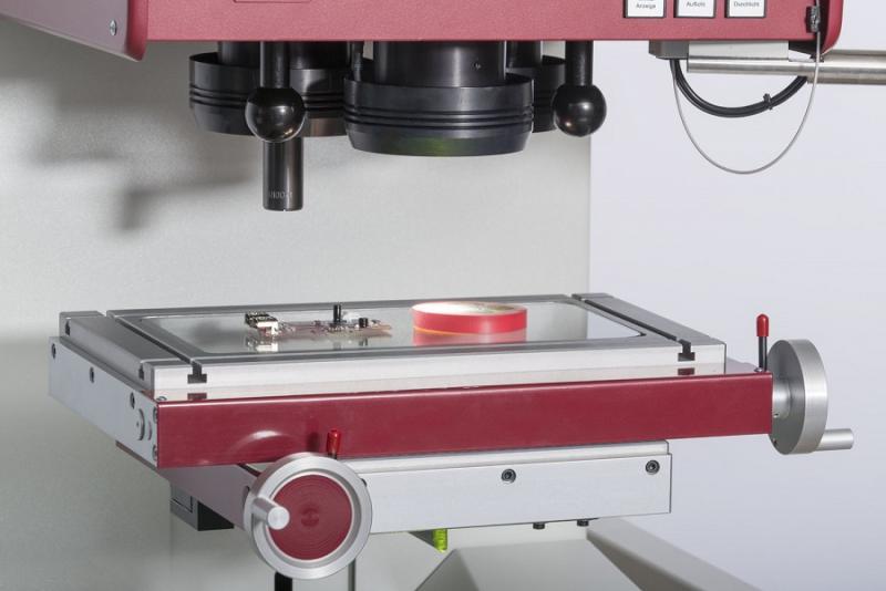 Standard profile projector